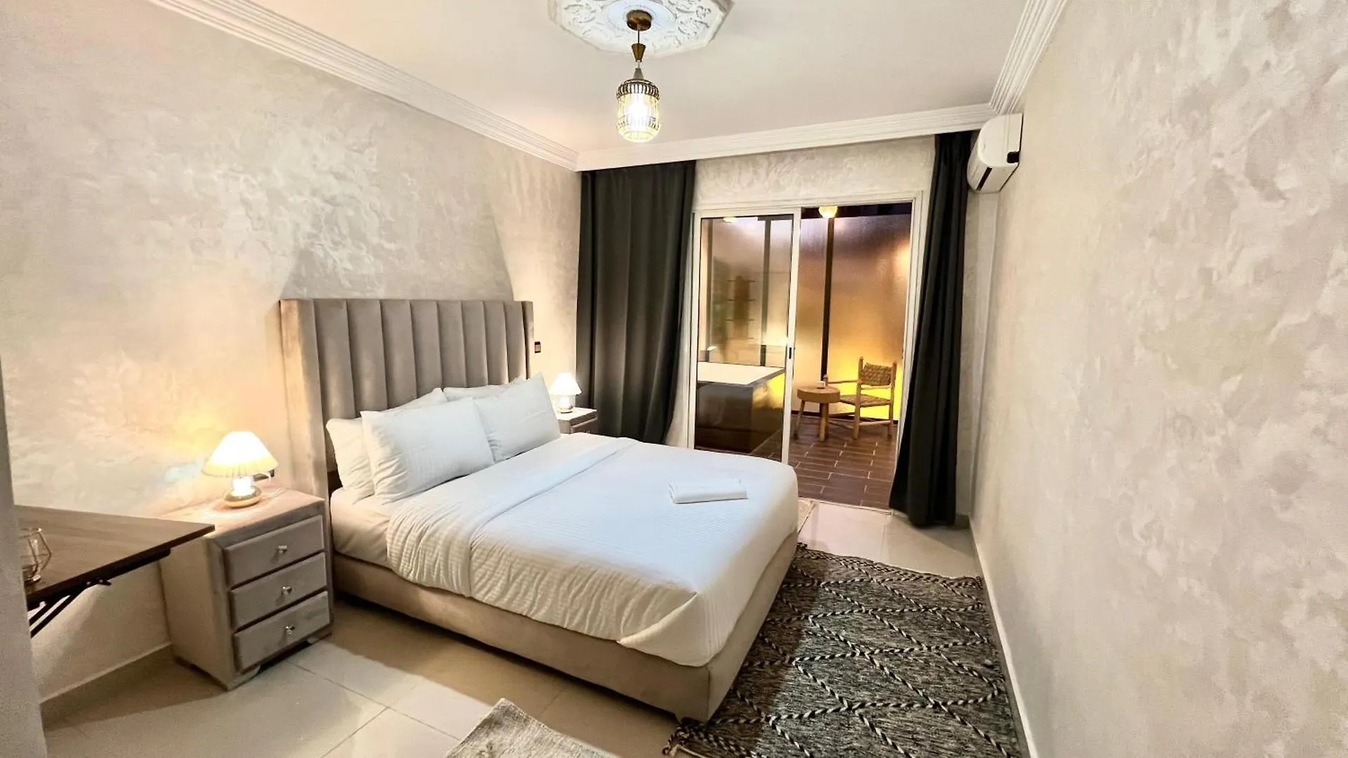 Appartement De Luxe Avec Jacuzzi Prive & Terrasse Au Coeur De Marrakech Marakeş